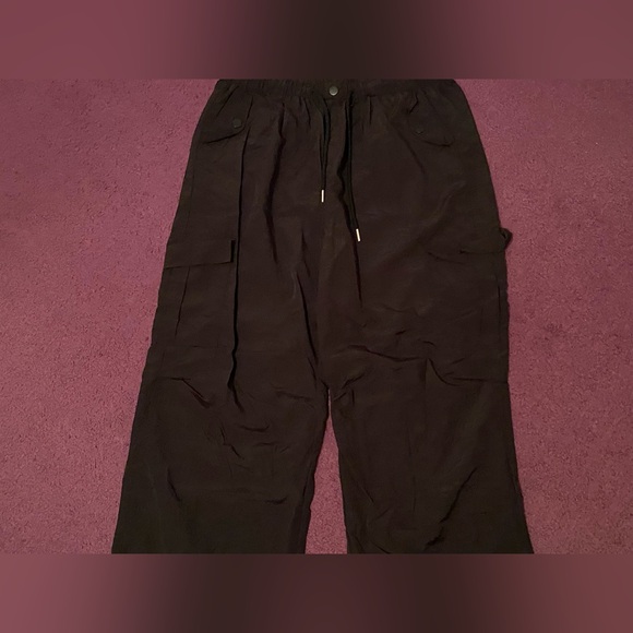 100% polyester black cargo pants in 2XL - Picture 5 of 6